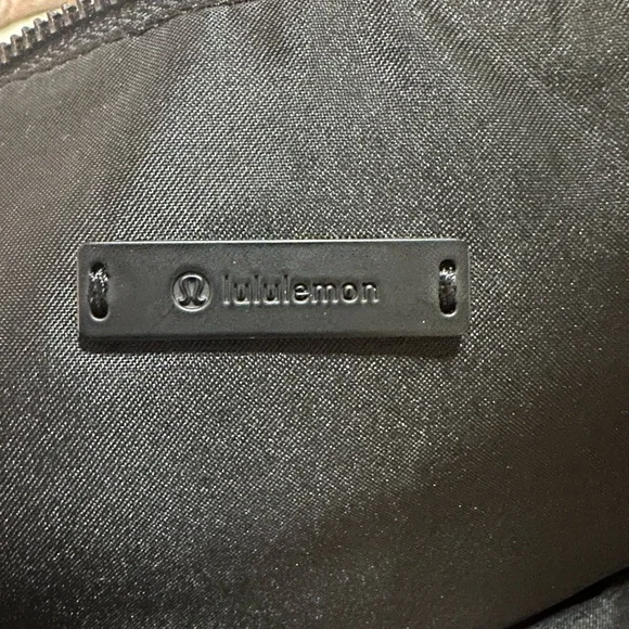 lululemon athletica Black Crossbody Bag - Picture 8 of 8